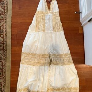 Chic Backless White and Gold Dress